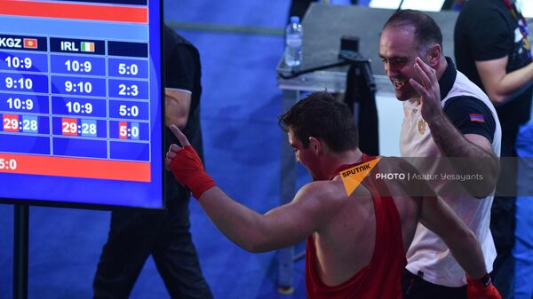 Альберт Арутюнян победил в поединке с Сахил Сахилом в молодежном чемпионате мира по боксу (4 декабря 2023). Еревaн - Sputnik Армения