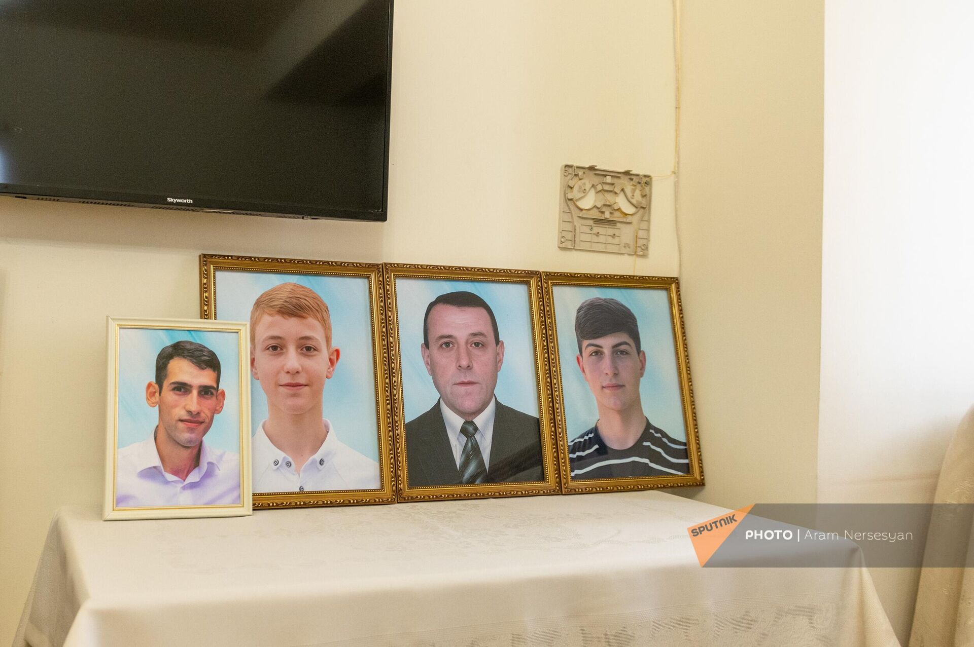 В результате взрыва погибли 25-летний Геворг, 13-летний Герман, 58-летний Вардан, 17-летний Вадим - Sputnik Армения, 1920, 07.12.2023