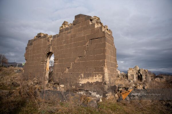 Руины церкви Св. Аствастатин в деревне Ширакамут - Sputnik Армения