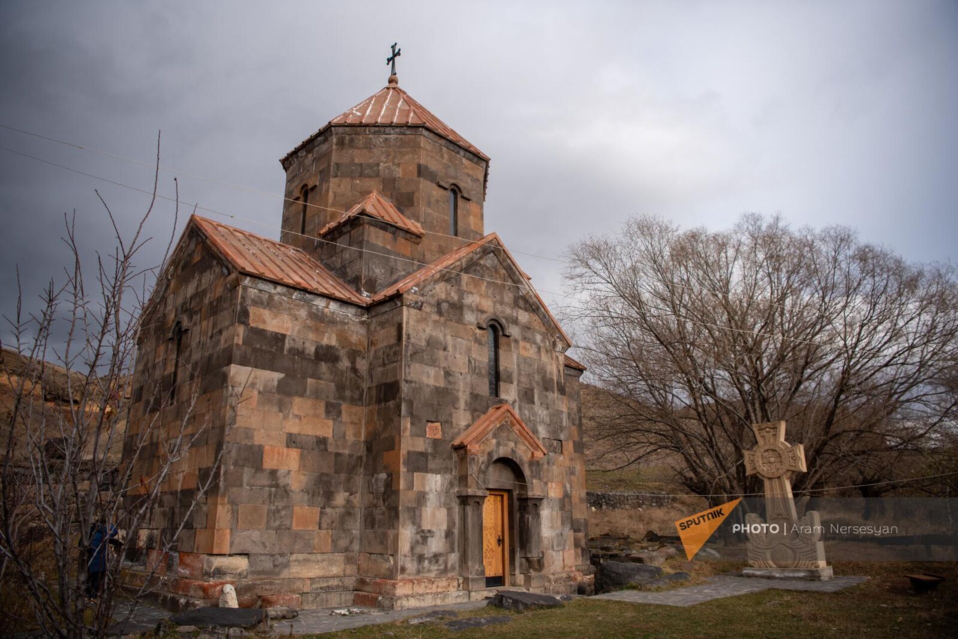 Заново отстроенная церковь Чичханаванк в деревне Ширакамут - Sputnik Армения, 1920, 07.12.2023