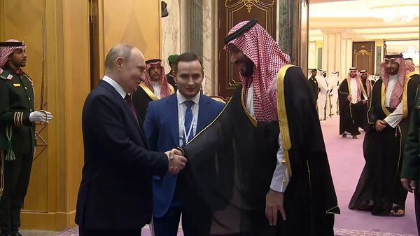 Саудовский принц помахал Путину на прощание - Sputnik Արմենիա