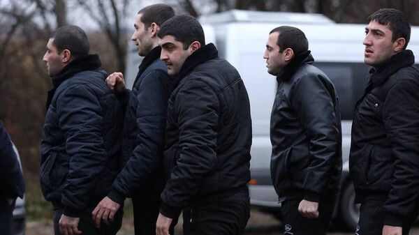 Возвращенные из Азербайджана армянские пленные  - Sputnik Армения