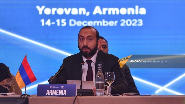 Глава МИД Арарат Мирзоян на министерской встрече группы стран, не имеющих выхода к морю (14 декабря 2023). Еревaн - Sputnik Армения