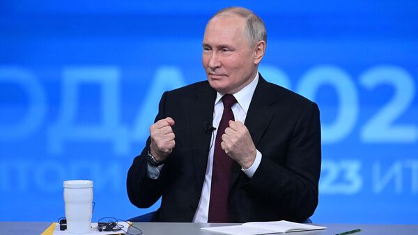Президент России Владимир Путин проводит совместную прямую линию с гражданами и большую пресс-конференцию с журналистами (14 декабря 2023). Москвa - Sputnik Армения