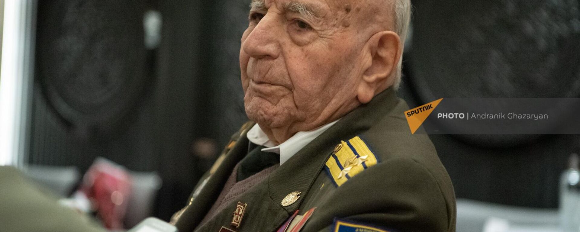 Участник ВОВ, разведчик четырех континентов Петрос Петросян на мероприятии по случаю его 100-летия (19 декабря 2023). Еревaн - Sputnik Армения, 1920, 19.12.2023