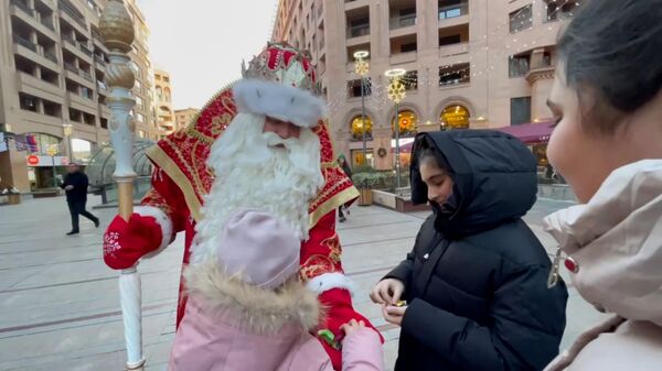 Армянское турне Деда Мороза из Великого Устюга - Sputnik Армения