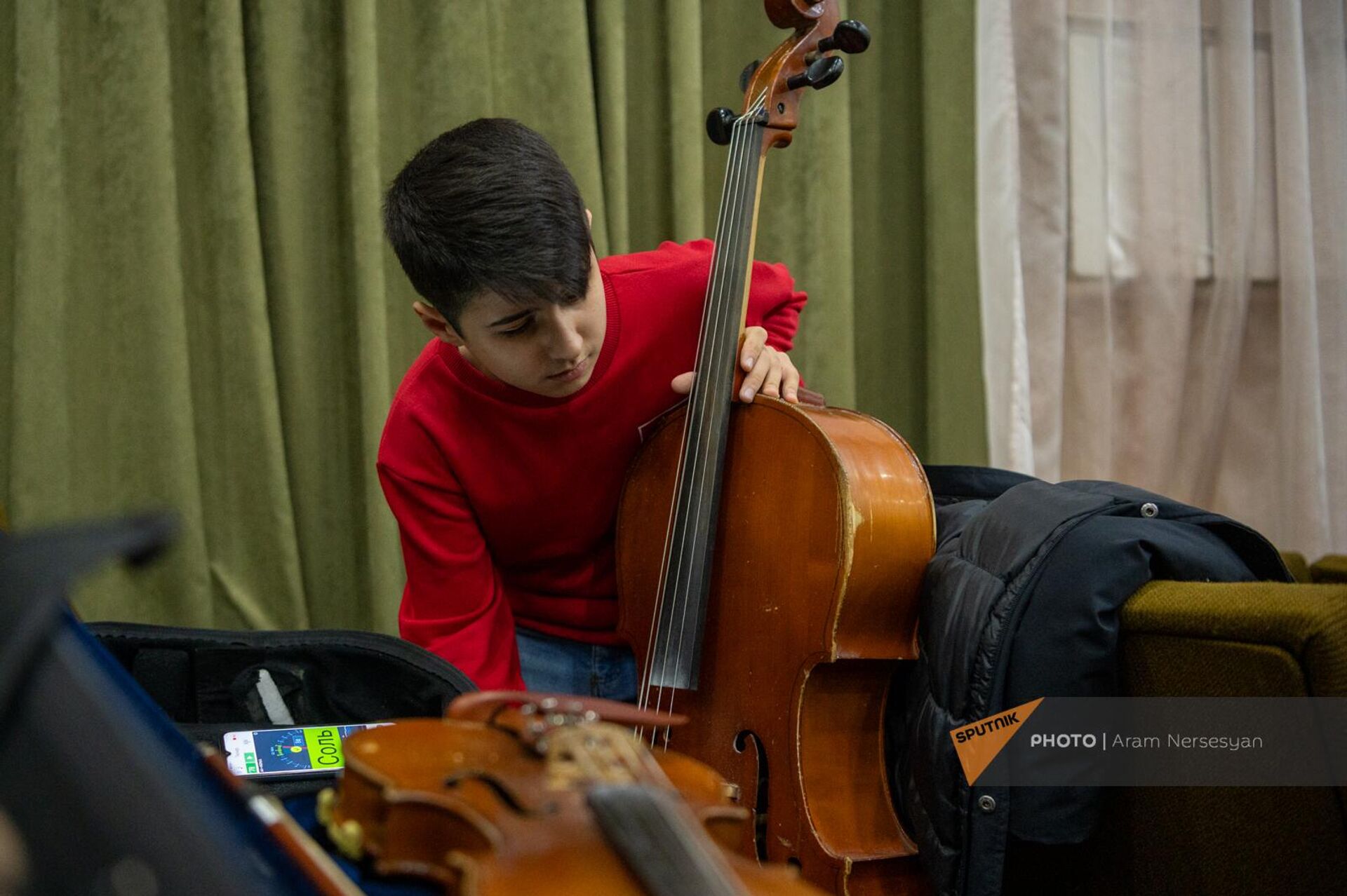 Музыкант юношеского симфонического оркестра Ереван - Sputnik Արմենիա, 1920, 29.12.2023