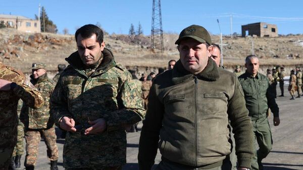 Министр обороны Сурен Папикян посетил одну из уже введенных в строй воинских частей модульного типа  - Sputnik Армения