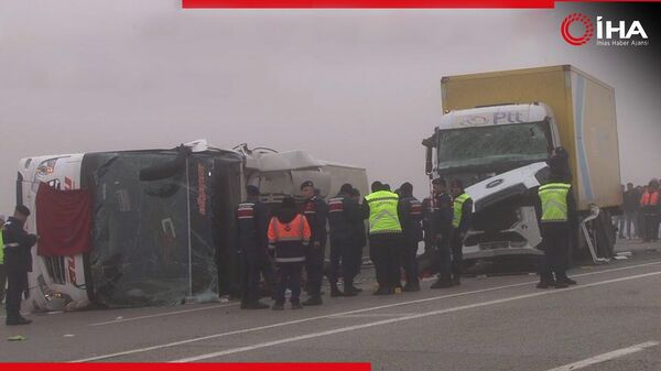 Дорожно-транспортное происшествие в провинции Малатья, пассажирский автобус столкнулся с грузовиком - Sputnik Արմենիա