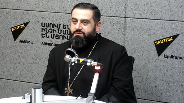 Это был заказ: священник об отказе ОТА транслировать новогоднее обращение к нации Католикоса Всех армян Гарегина II - Sputnik Армения