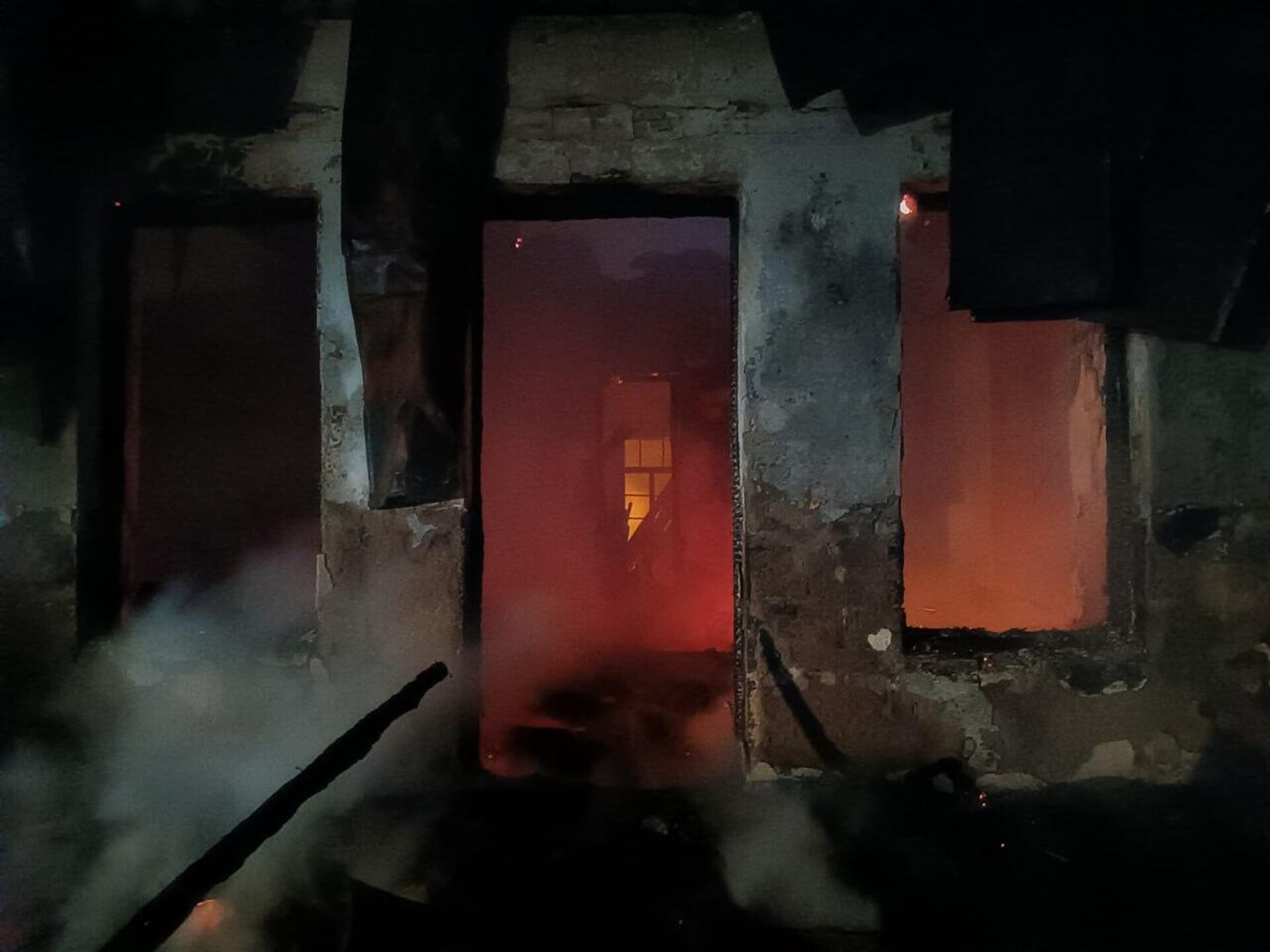 Пожар в здании одной из школ Ванадзора (5 января 2024). Лори - Sputnik Արմենիա, 1920, 05.01.2024