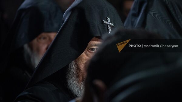 Католикос Гарегин II на Рождественском Чрагалуйце в церкви Сурб Гаяне (5 января 2024). Эчмиадзин - Sputnik Армения