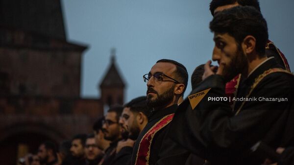 Рождественский Чрагалуйц в церкви Сурб Гаяне (5 января 2024). Эчмиадзин - Sputnik Армения