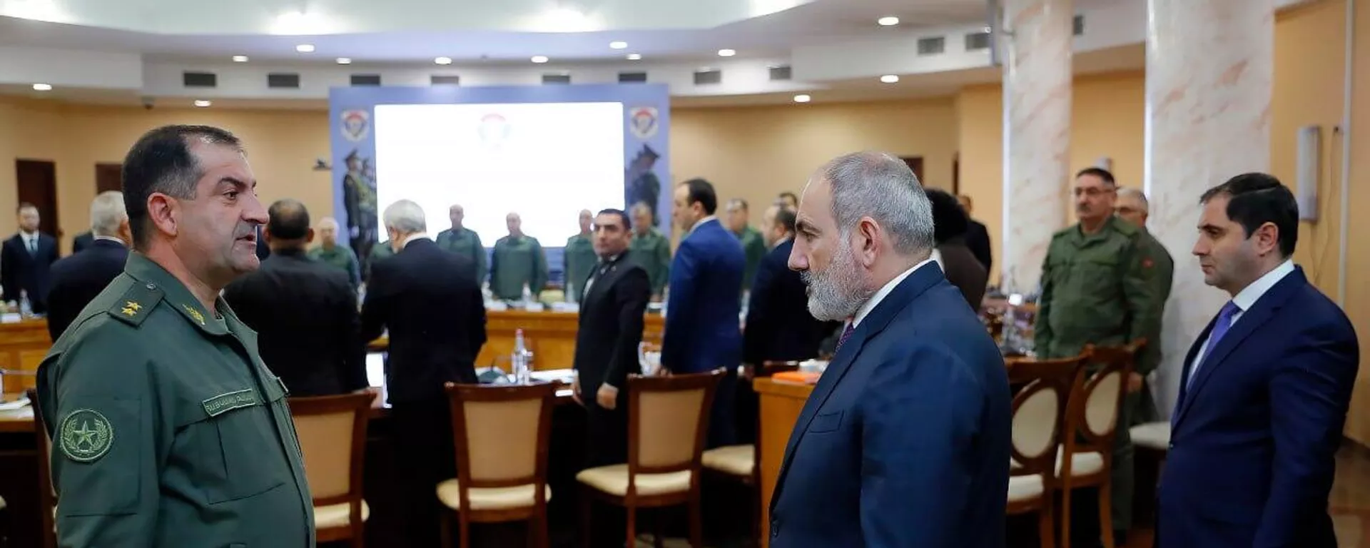 Премьер-министр Никол Пашинян и начальник Генштаба Эдуард Асрян на встрече для обсуждения отчета о деятельности МО в 2023 году (10 января 2024). Еревaн - Sputnik Армения, 1920, 10.01.2024
