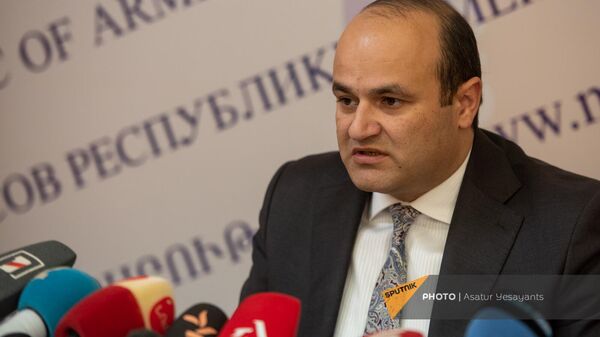 Министр труда и социальных вопросов Нарек Мкртчян на пресс-конференции (10 января 2024). Еревaн - Sputnik Армения