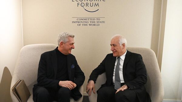 В рамках Всемирного экономического форума в Давосе президент Ваагн Хачатурян встретился с Верховным комиссаром ООН по делам беженцев Филиппо Гранди (17 января 2024). Швейцария - Sputnik Армения
