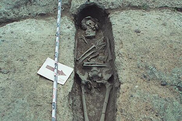 Захоронение 4-5 вв н.э. на территории Историко-культурного заповедника Агарак - Sputnik Армения