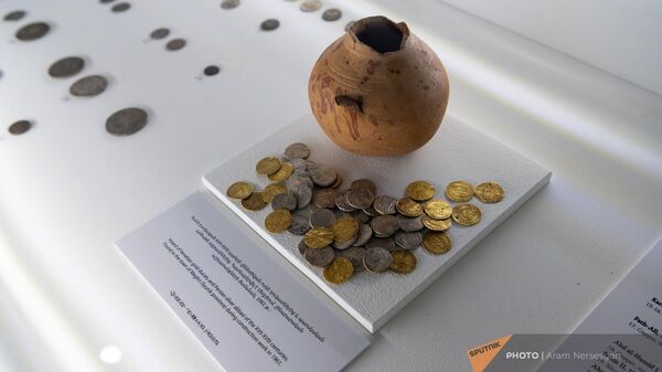 Исторические монеты в Музее истории Армении - Sputnik Армения