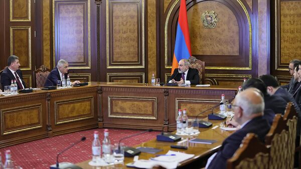 Հանրային ծառայությունները կարգավորող հանձնաժողովը հաշվետվություն է ներկայացրել վարչապետին - Sputnik Արմենիա
