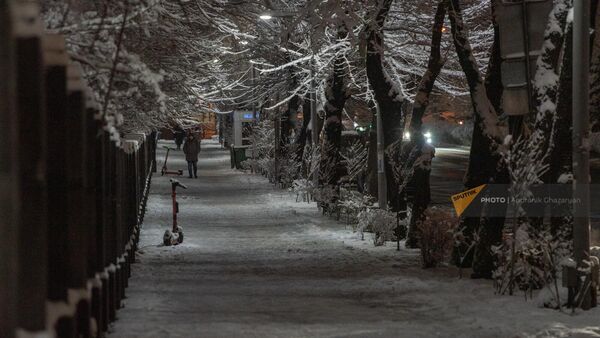 Снег в Ереване Снег в Ереване - Sputnik Армения