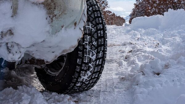 Մեքենան վարել բացառապես ձմեռային անվադողերով. Արթուր Խուդինյան - Sputnik Արմենիա