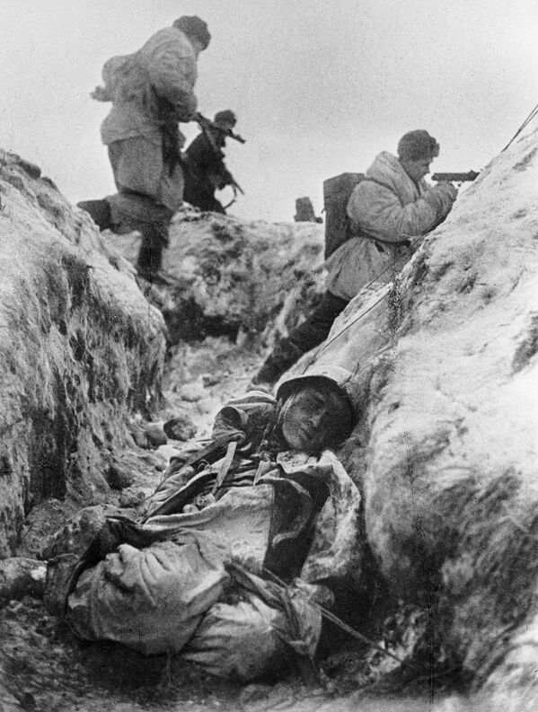 168-րդ հետևակային դիվիզիայի զինվորները մարտի են ելել. Լենինգրադի ճակատ. 1941 թ. - Sputnik Արմենիա