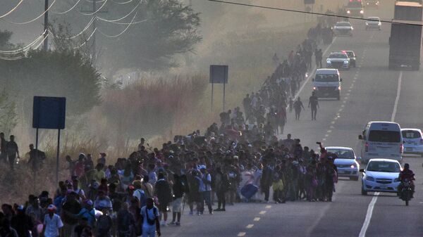 Мигранты направляются к границе с Соединенными Штатами в общине Арриага (8 января 2024). Мексика - Sputnik Армения