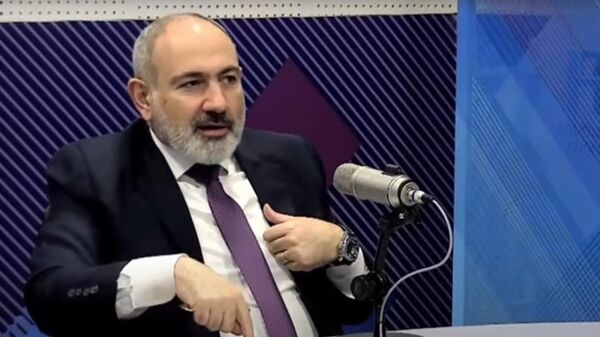 Премьер-министр Никол Пашинян дает интервью общественному телевидению (1 февраля 2024). Еревaн - Sputnik Армения