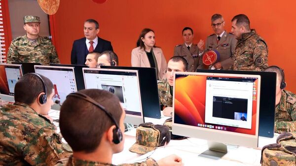 ՀՀ-ի և Ֆրանսիայի ռազմական ակադեմիաների ներկայացուցիչները քննարկել են փոխգործակցությունը - Sputnik Արմենիա