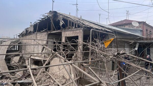 Разрушенный жилой дом на месте взрыва в Эребуни (5 февраля 2024). Еревaн - Sputnik Армения