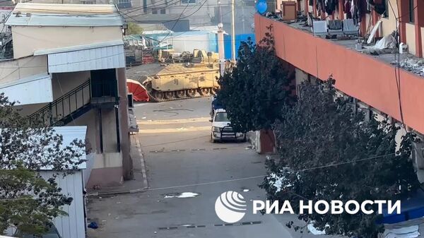 Журналист, работающий с РИА Новости, попал в окружение в больнице в Газе - Sputnik Армения