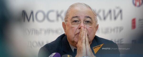 Пресс-конференция Евгения Петросяна в преддверии концерта (21 ноября 2019). Ереван Пресс-конференция Евгения Петросяна в преддверии концерта (21 ноября 2019). Ереван - Sputnik Армения