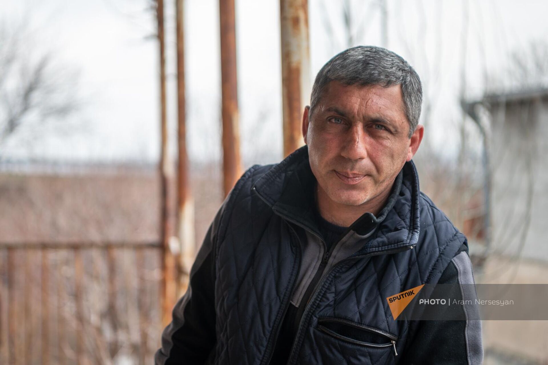 Житель Оганавана Марат Айрапетян, обнаруживший высеченную в скале гробницу - Sputnik Армения, 1920, 17.02.2024