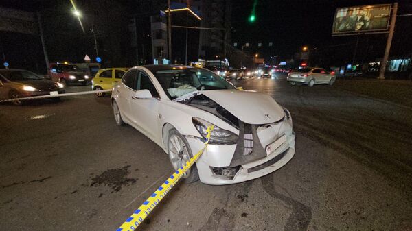 Дорожно-транспортное происшествие с участием автомобиля скорой помощи на проспекте Комитаса (17 февраля 2024). Еревaн - Sputnik Армения