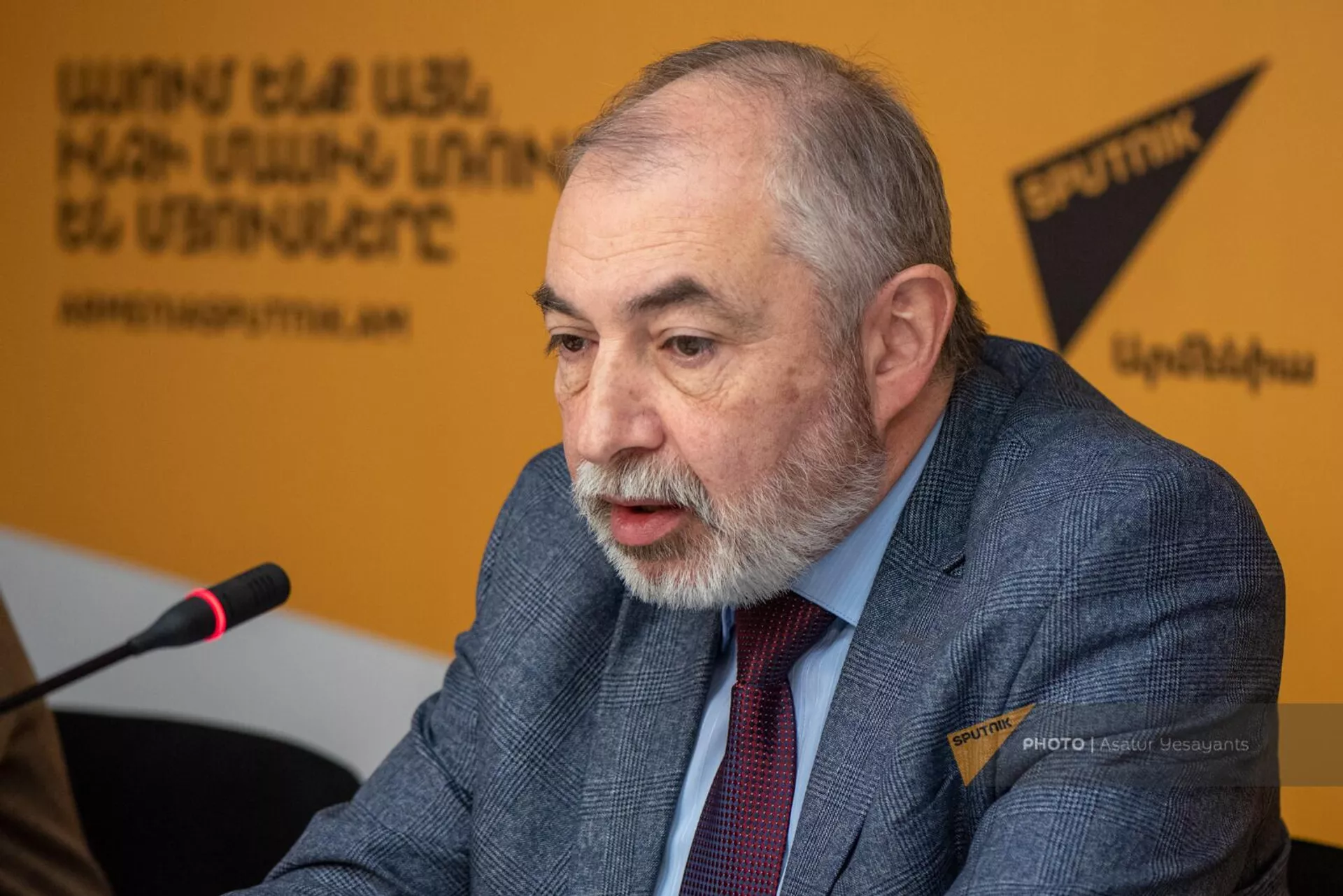 Айк Бабуханян на пресс-конференции по теме Последствия майдана. Цветные революции: вчера, сегодня, завтра (19 февраля 2024). Еревaн Айк Бабуханян на пресс-конференции по теме Последствия майдана. Цветные революции: вчера, сегодня, завтра (19 февраля 2024). Еревaн - Sputnik Армения, 1920, 19.02.2024