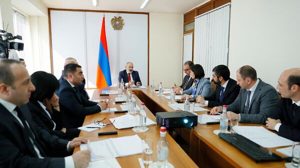 Премьер-министр Никол Пашинян посетил комитет по высшему образованию и науке (20 февраля 2024). Еревaн - Sputnik Армения