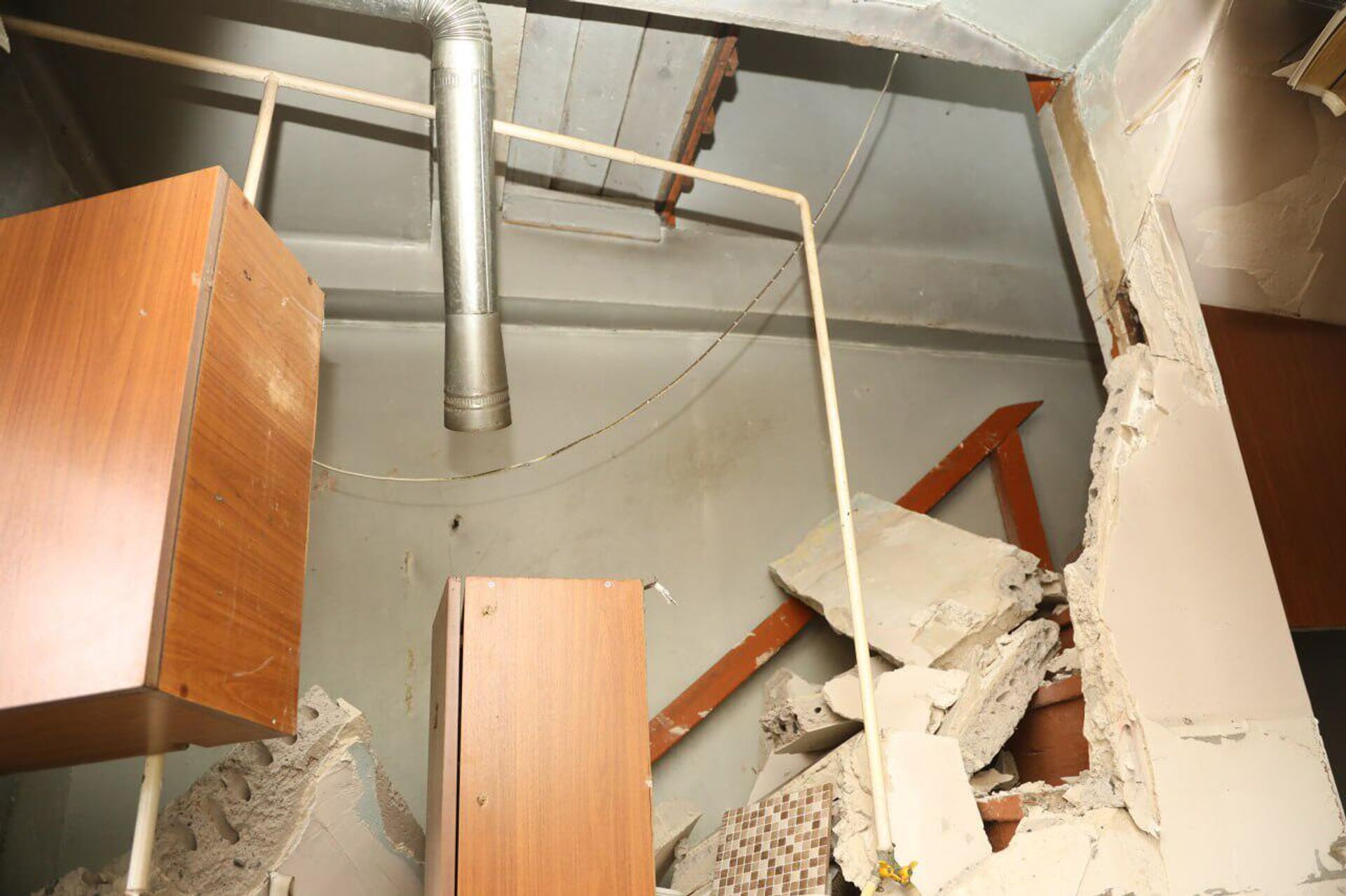 Последствия взрыва в жилом доме на улице Тавризяна (22 февраля 2024). Еревaн - Sputnik Армения, 1920, 22.02.2024