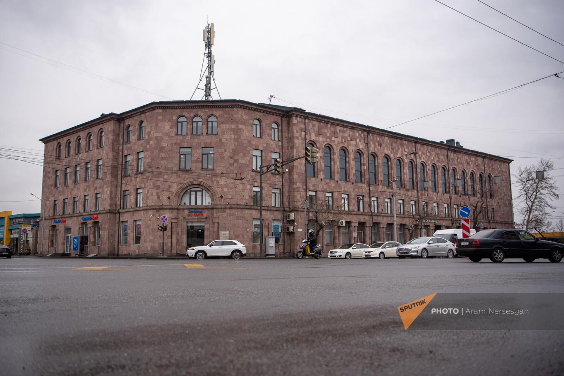Здание администрации Ереванского станкостроительного завода - Sputnik Армения, 1920, 23.02.2024