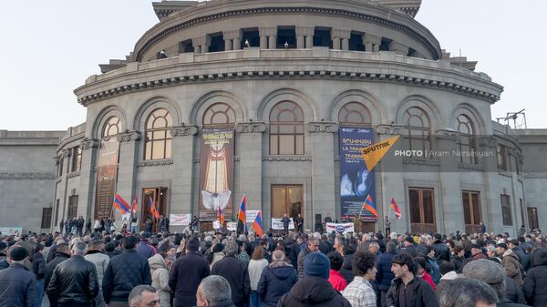 Митинг с требованием отставки премьер-министра на площади Свободы (29 февраля 2024). Еревaн - Sputnik Армения