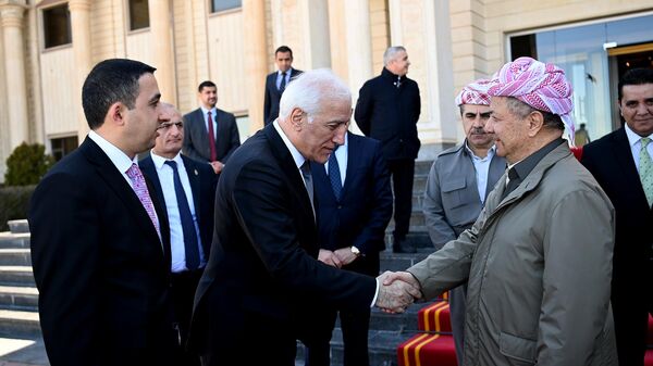 Президент Ваагн Хачатурян встретился с почётным Президентом Иракского Курдистана Масудом Барзани (1 марта 2024).. Эрбиль - Sputnik Армения