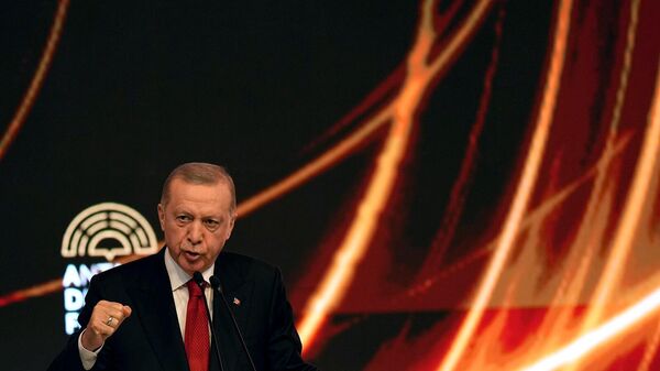 Президент Турции Реджеп Тайип Эрдоган выступает на дипломатическом форуме в Анталье (1 марта 2024). Турция - Sputnik Армения