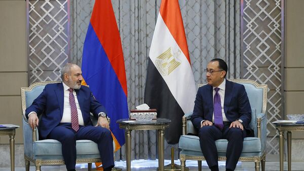Премьер-министры Армении и Египта Никол Пашинян и Мостафа Мадбул на встрече (6 марта 2024). Каир - Sputnik Армения
