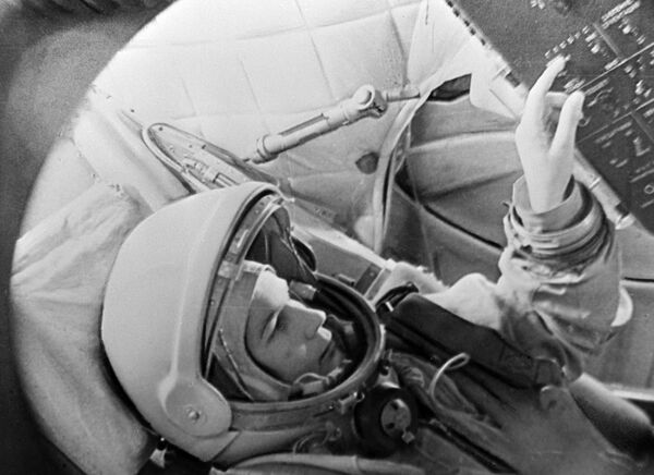 Летчик-космонавт Валентина Терешкова Она стала первой в мире женщиной-космонавтом - Sputnik Армения