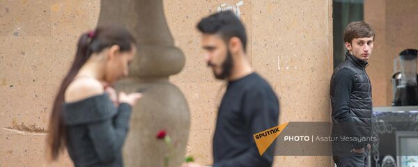 8 Марта на улицах Ереванa - Sputnik Армения
