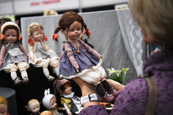 Сейчас Балы кукол проходят ежегодно в Москве, Санкт-Петербурге, Краснодаре, Самаре и других городах России. - Sputnik Армения