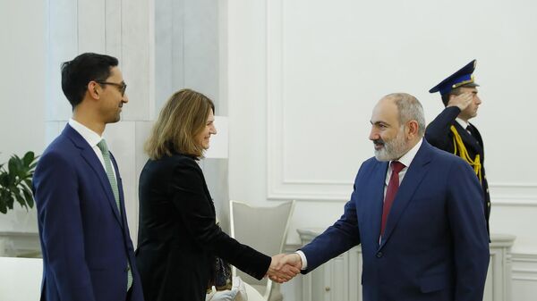 ՀՀ վարչապետը հանդիպել է ԱՄՀ հայաստանյան առաքելության ղեկավարի հետ - Sputnik Արմենիա