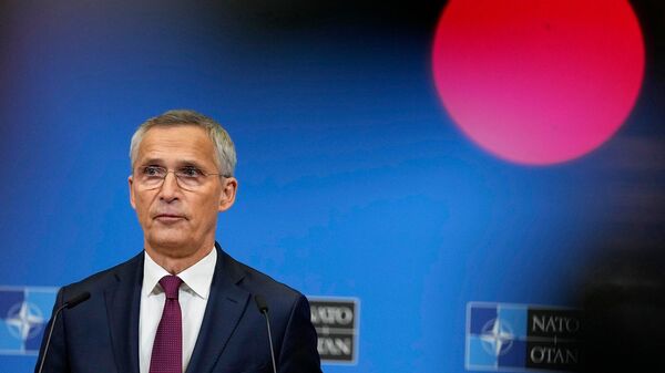 Генеральный секретарь НАТО Йенс Столтенберг выступает на пресс-конференции во время встречи глав МИД стран-участниц НАТО (29 ноября 2023). Брюссель - Sputnik Армения