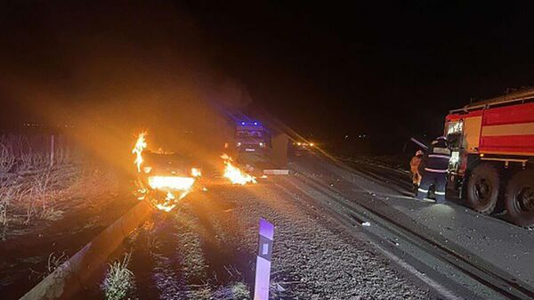 ДТП с возгоранием на трассе села Ехегнаван (16 марта 2024). Арарат - Sputnik Армения