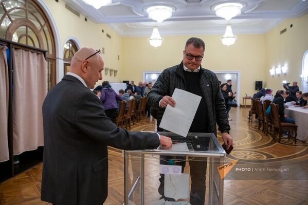 ՌԴ քաղաքացիները քվեարկում են հույսով ու սպասումով - Sputnik Արմենիա