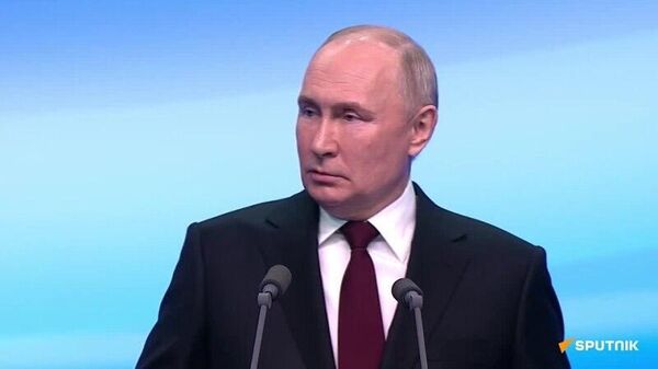 Путин — о предложении Макрона прекратить огонь на время Олимпиады - Sputnik Армения